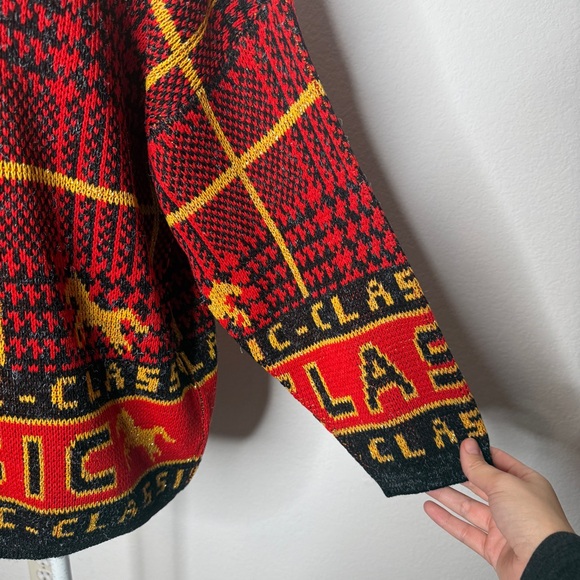 Venezia Sweater Vintage Horse Print Classic Metallic Red Yellow Acrylic USA OS - Picture 3 of 7